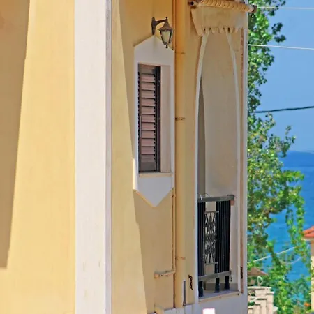 Grandma's Μακρύς Γιαλός